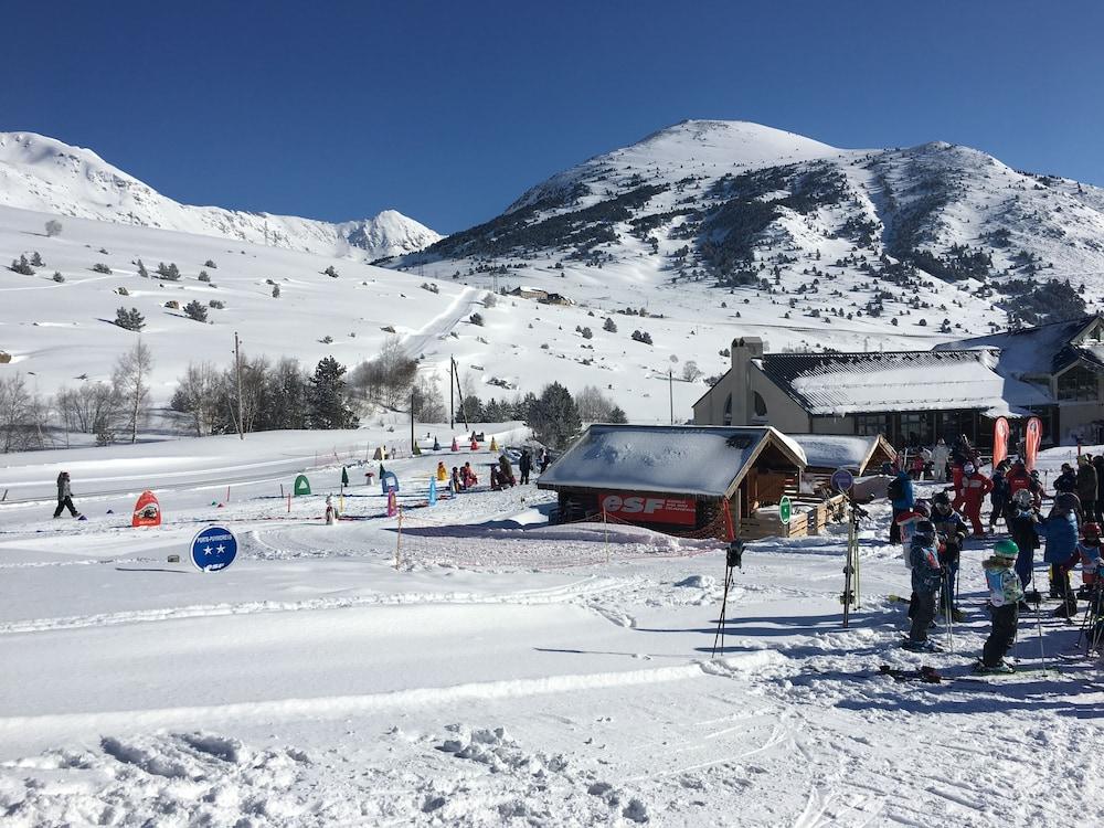 بورغ مدام Appartements & Spa Cerdanya المظهر الخارجي الصورة